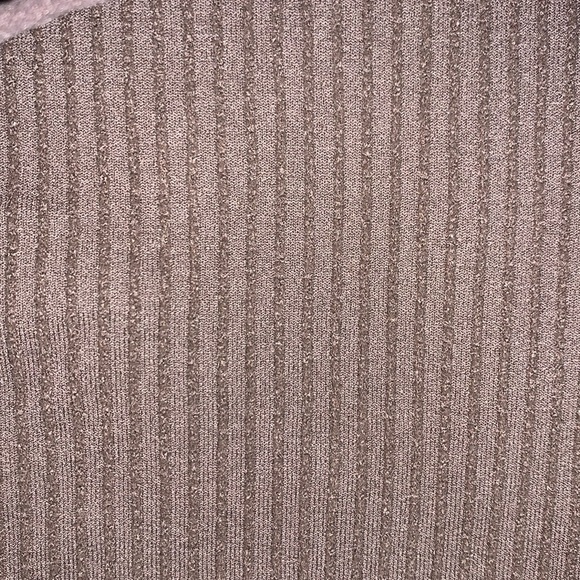 Aeropostale M/L cami, ⭐️LIKE NEW⭐️, muted light plum/brown hue perfect for Fall! - Picture 3 of 6